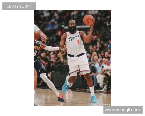 今日焦点战:哈登与对手强强对决引爆篮球赛场激情之夜 今日焦点战:哈登与对手强强对决引爆篮球赛场激情之夜